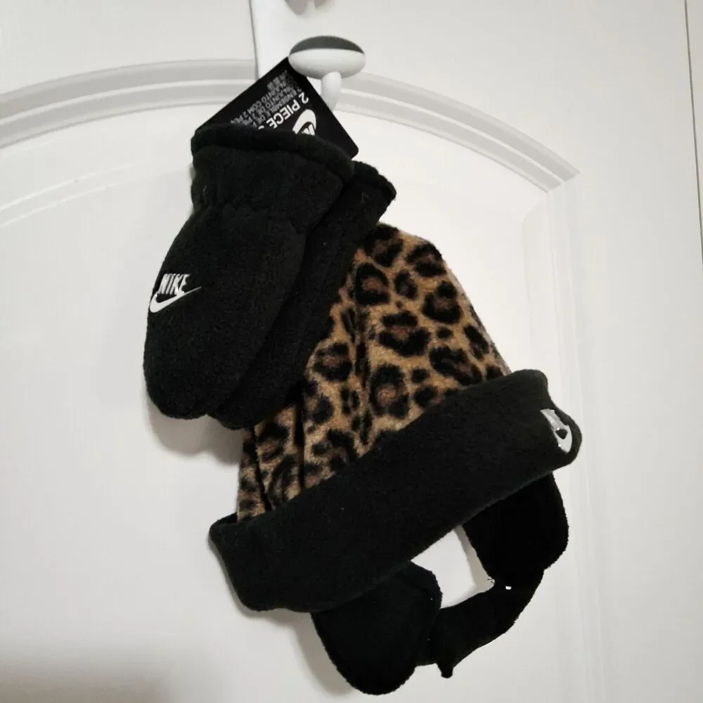 Nike Infant Toddler Girls Trapper Hat & Mittens 2 Piece Set Leopard New w/ Tags